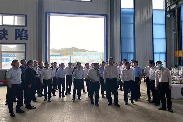 內(nèi)蒙古自治區(qū)黨委常委、通遼市委書記孟憲東攜考察團到一諾環(huán)境考察指導(dǎo)